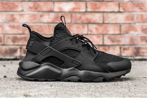 nike huarache ultra triple black